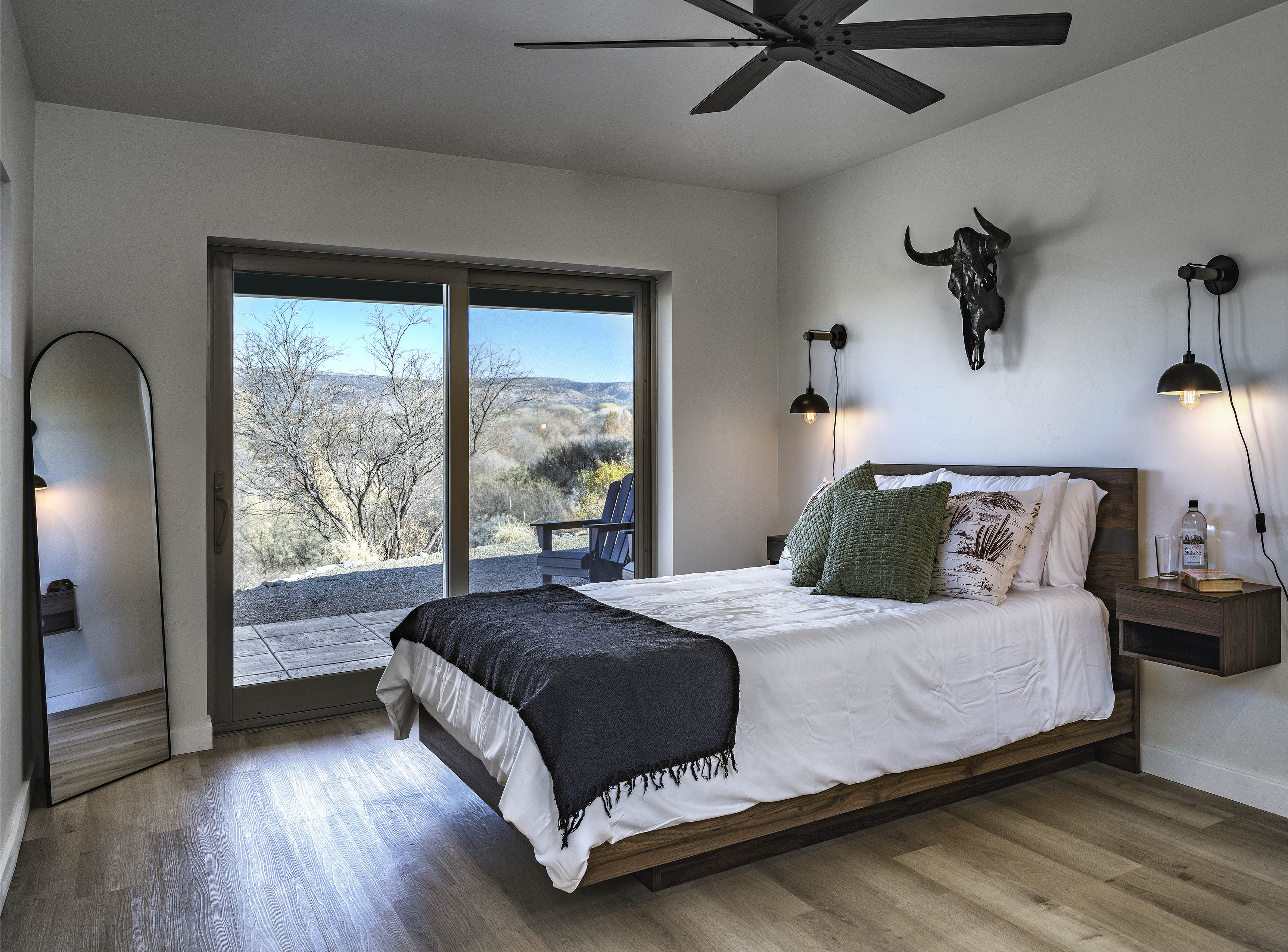 Pitchner Place — Intimate Creekside Guest House